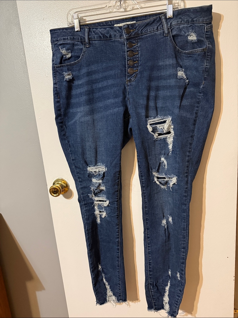 High-Rise Distressed Skinny Jeans in Dark Blue